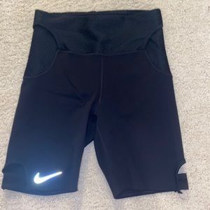 Nike mid thigh bike shorts